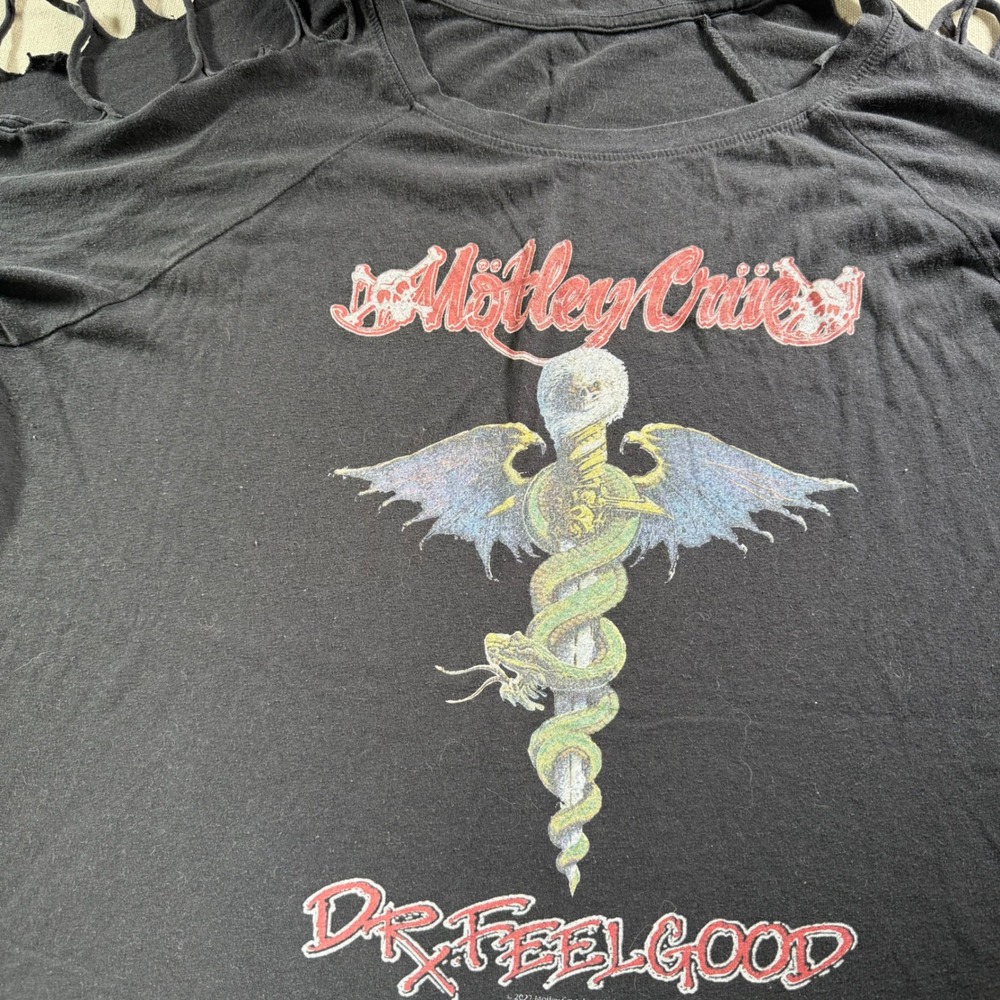 Motley Crue Dr Feelgood Graphic Tee Shredded Shoulder Black Oversized Top